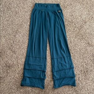Matilda Jane women’s teal Finn pants. Size Small